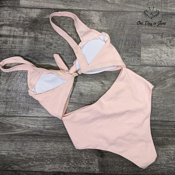 Tempt Me Knot Front Cut Out Textured One Piece Swimsuit Size M - Picture 4 of 4